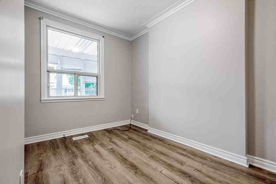 155 Earlscourt Avenue #1 - Photo 2 of 10