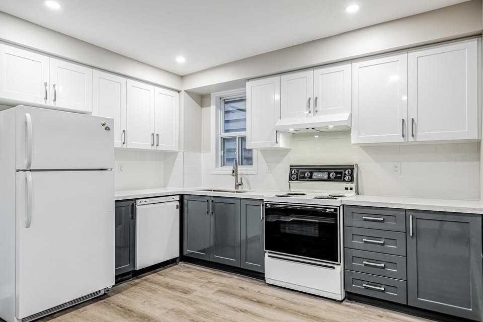 155 Earlscourt Avenue #1 - Photo 3 of 10