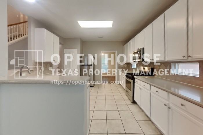 19515 Colony Trail Ln - Photo 5 of 20