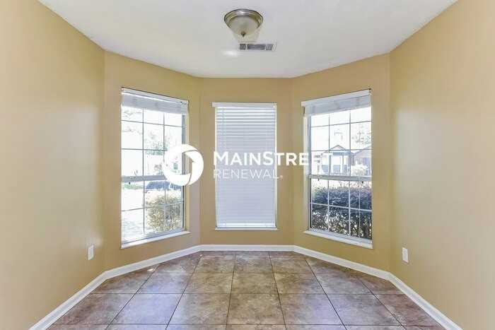 4736 Klondike Cir - Photo 5 of 16