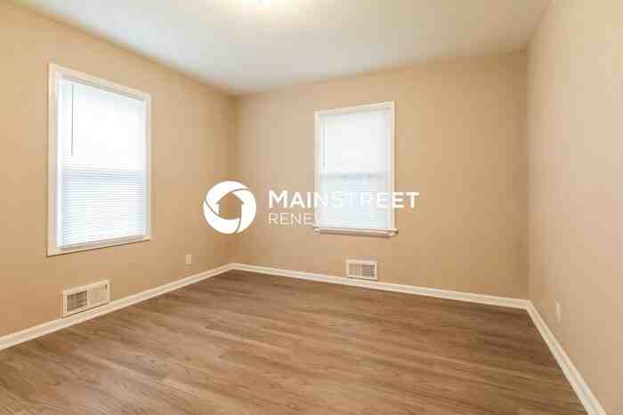 10002 Drury Ave - Photo 6 of 16