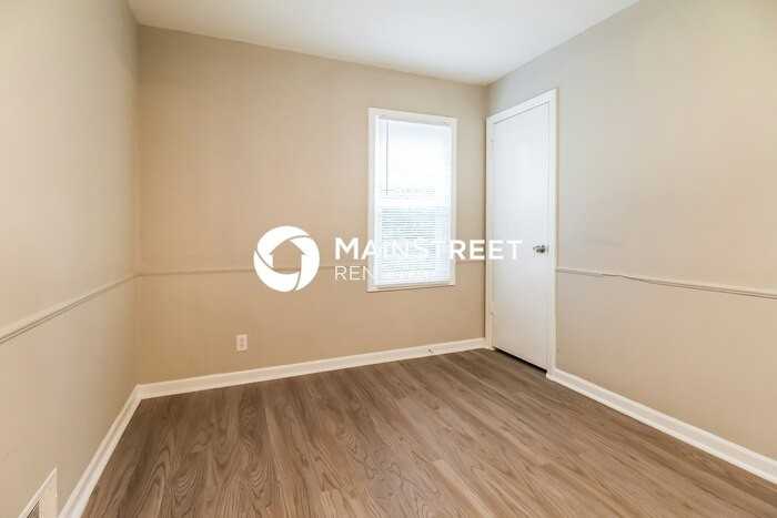 10002 Drury Ave - Photo 7 of 16