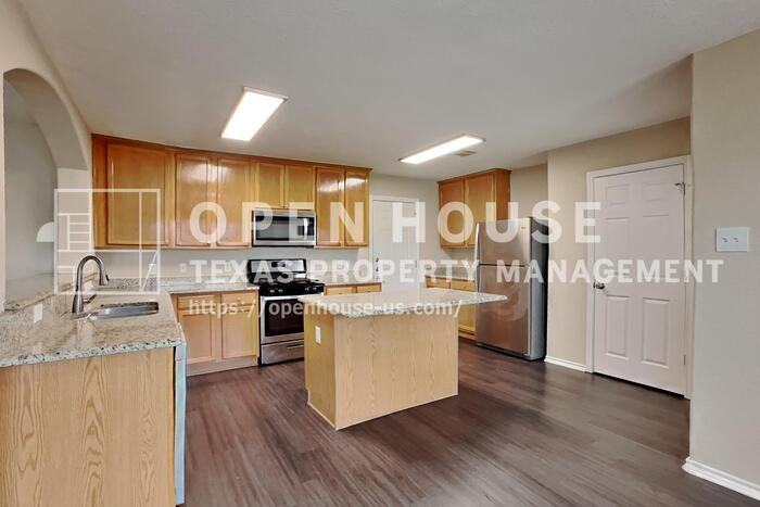 6407 Bennington Spgs Dr #3685089341 - Photo 6 of 22