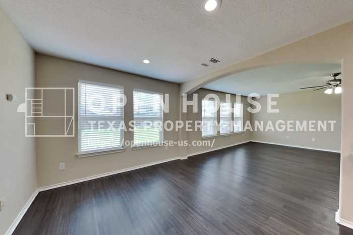 6407 Bennington Spgs Dr #3685089341 - Photo 7 of 22