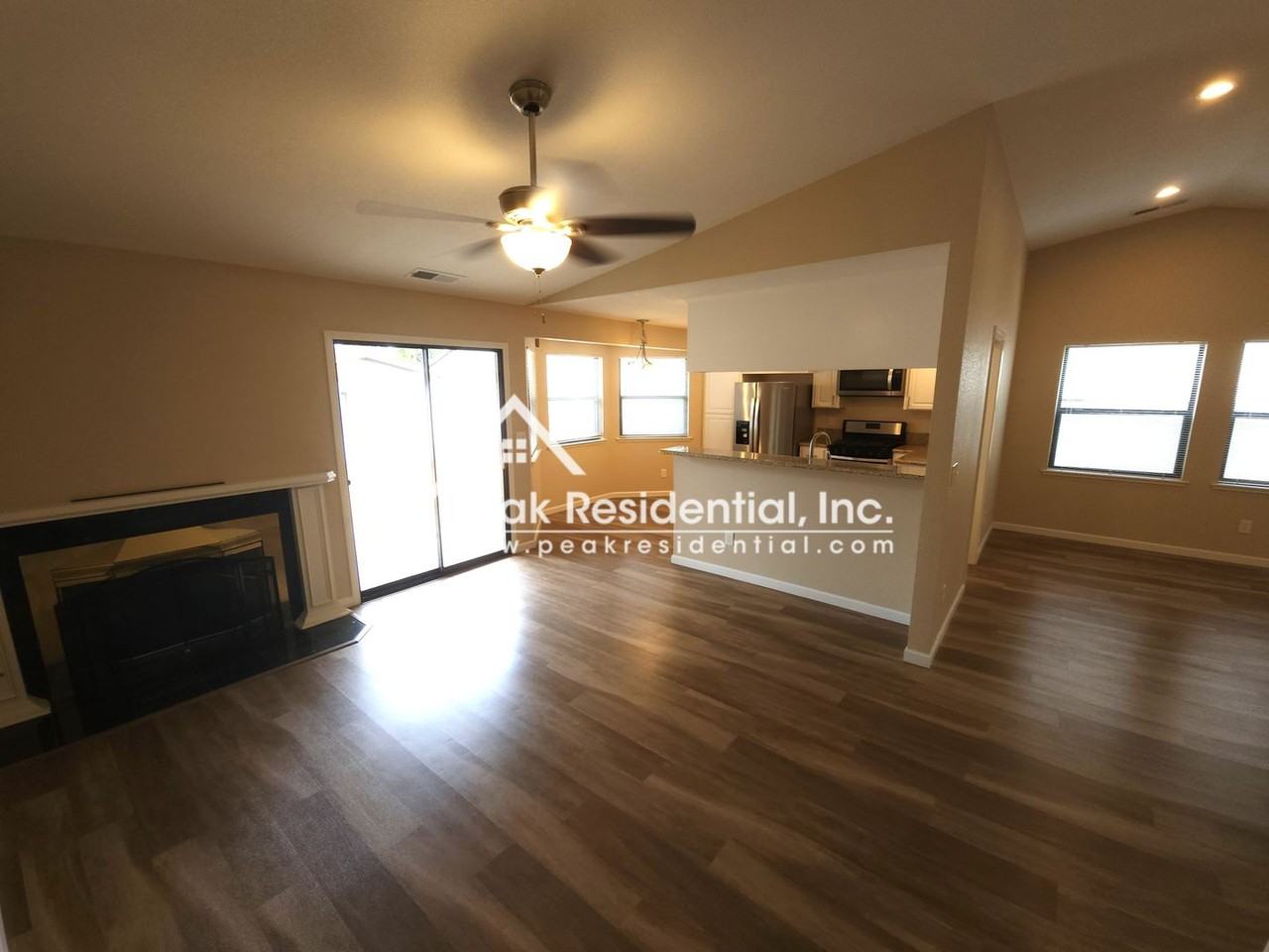 4537 Fox Valley Cir - Photo 5 of 23