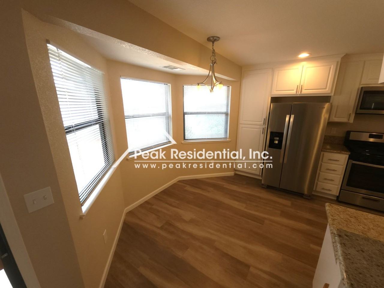 4537 Fox Valley Cir - Photo 6 of 23
