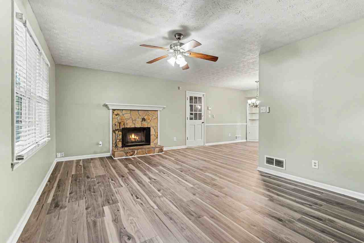 3030 Green Meadow Ln - Photo 5 of 27
