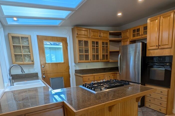 1207 Shafter Ave - Photo 7 of 29