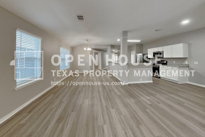 19307 Royal Isle Dr - Photo 4 of 21