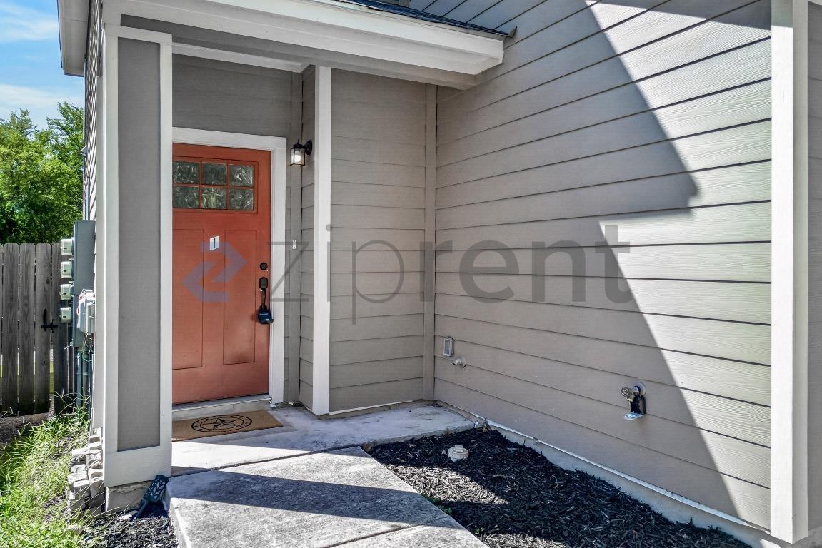 6326 Melanzane Ave #101 - Photo 5 of 29