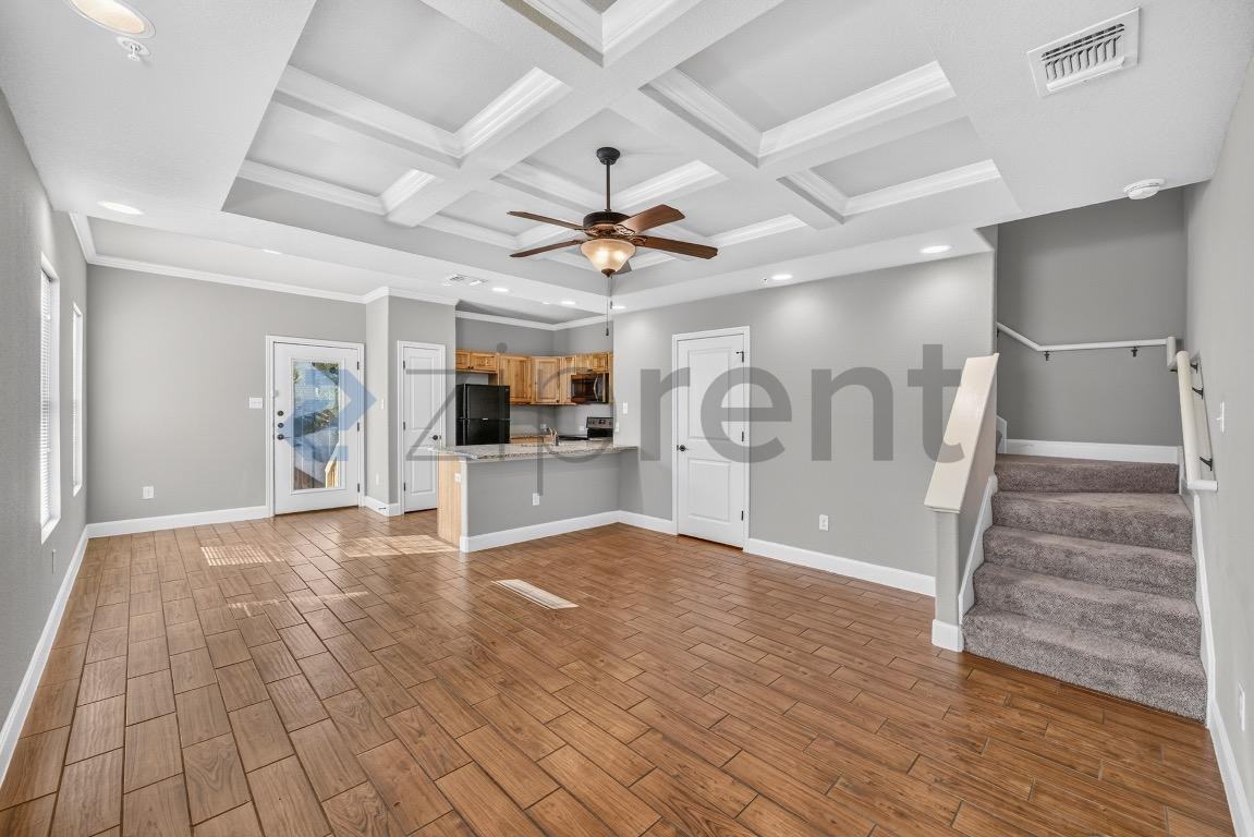 6326 Melanzane Ave #101 - Photo 7 of 29