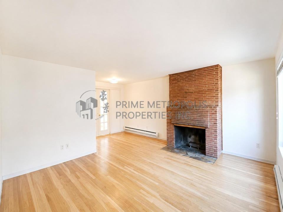 9208 9210 9212 Ashworth Ave N Seattle WA 98103 ACL - Photo 2 of 19