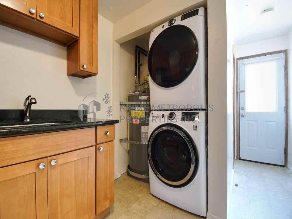9208 9210 9212 Ashworth Ave N Seattle WA 98103 ACL - Photo 4 of 19