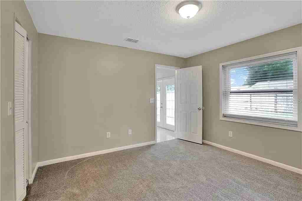 1005 Bridlewood Way - Photo 5 of 12