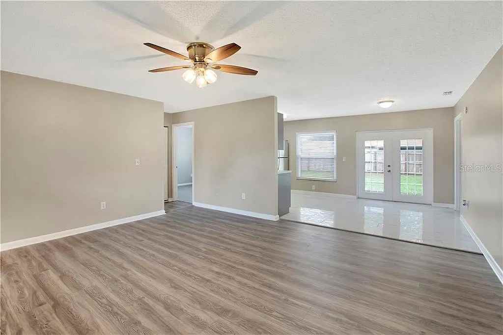 1005 Bridlewood Way - Photo 6 of 12
