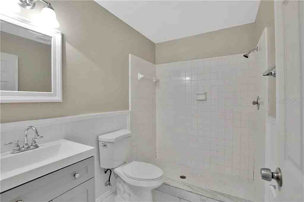 1005 Bridlewood Way - Photo 7 of 12