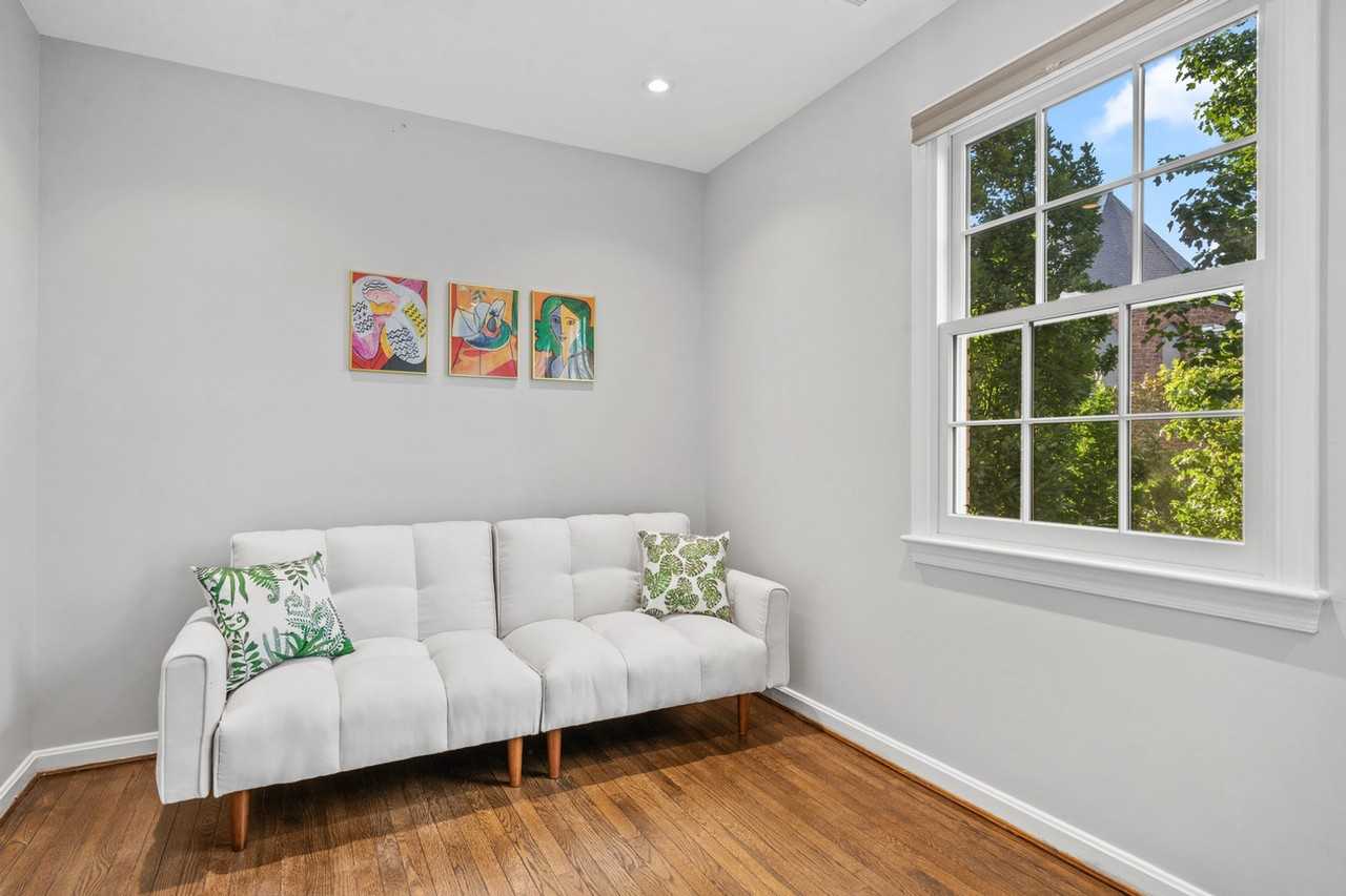 224 C St Ne #1587662P - Photo 7 of 33