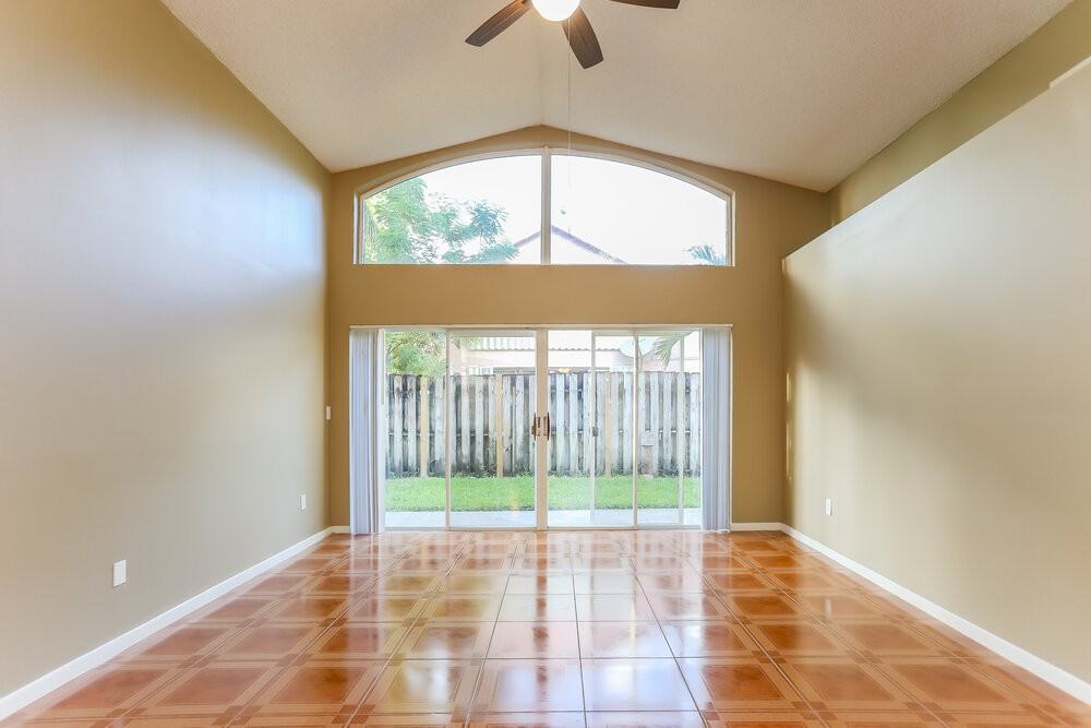 9711 Sw 16th Ct - Photo 3 of 15