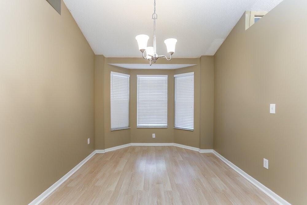 9711 Sw 16th Ct - Photo 5 of 15