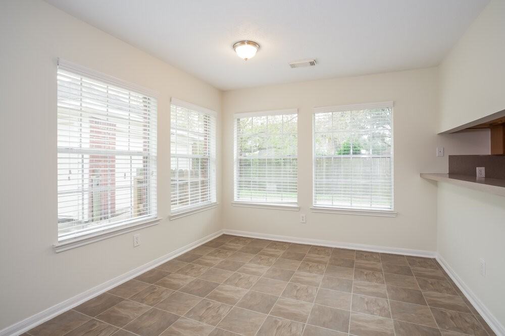 4427 W Thunderwood Cir - Photo 4 of 16