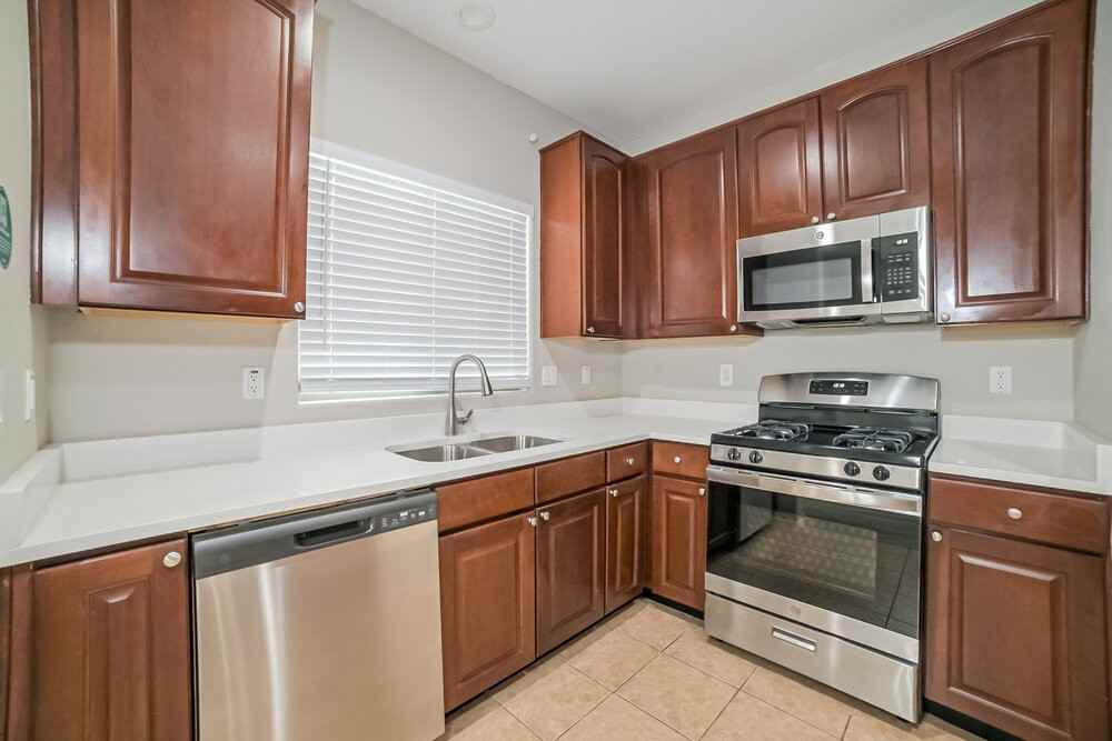 14843 W Ashland Ave - Photo 5 of 17
