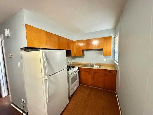 2106 135th Pl - Photo 3 of 7