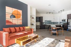 featured image of 555 N College Ave