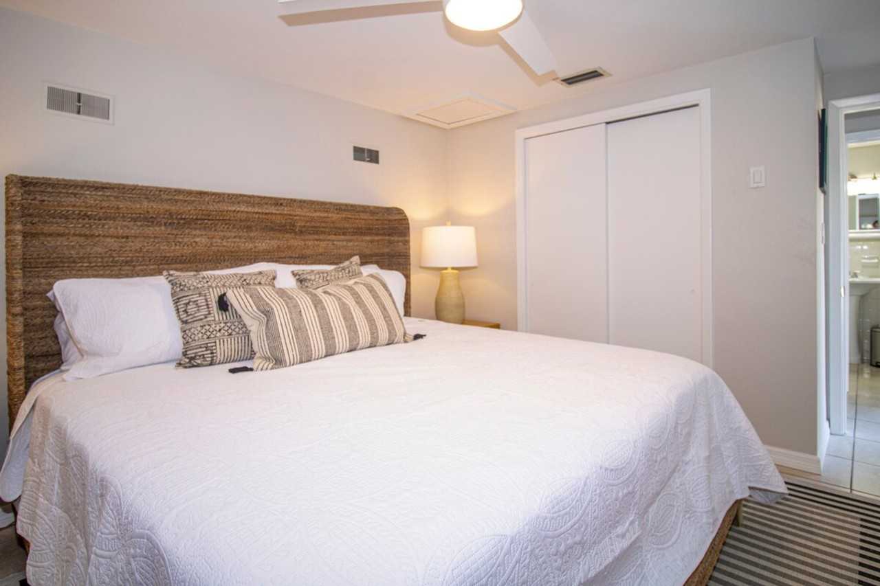 2405 N Beach Rd #1590873P - Photo 5 of 15