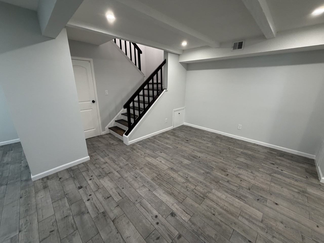 203 Springmeadow Drive #B - Photo 3 of 10