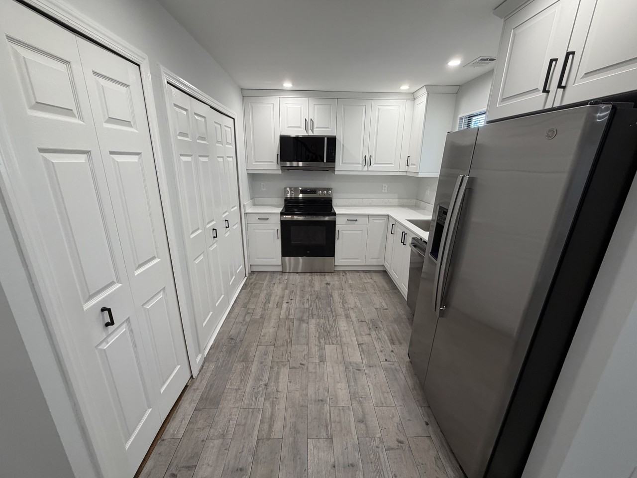 203 Springmeadow Drive #B - Photo 4 of 10