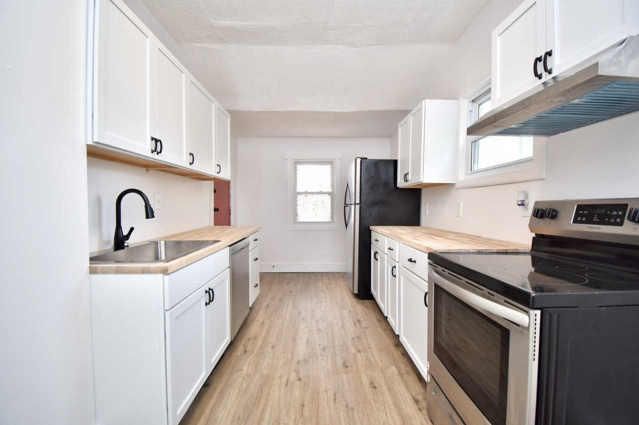 1011 Epworth Ave - Photo 4 of 29