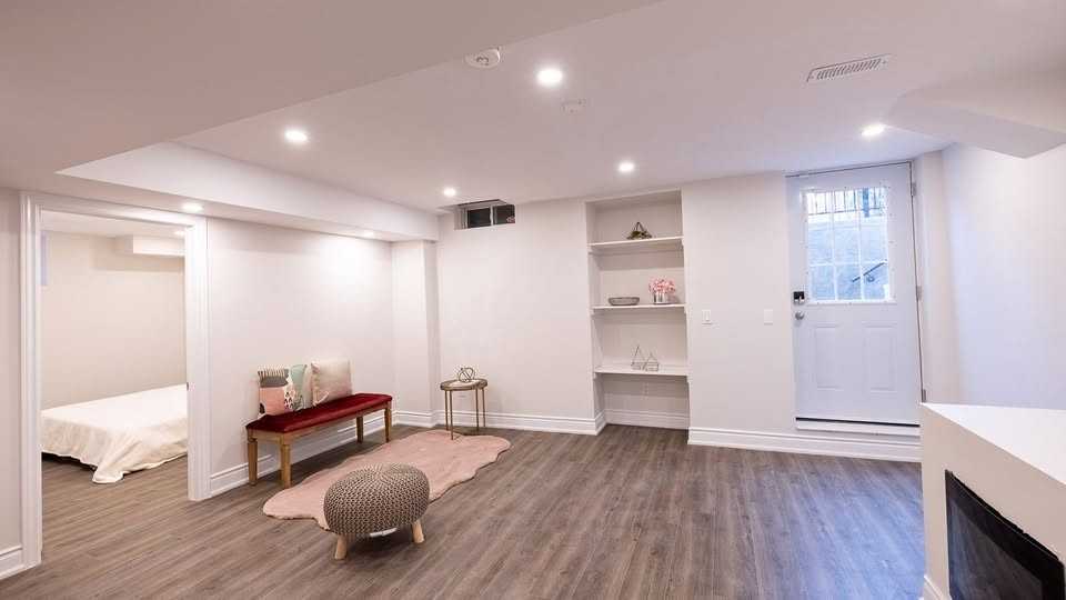 131 Bentwood Crescent - Photo 4 of 8