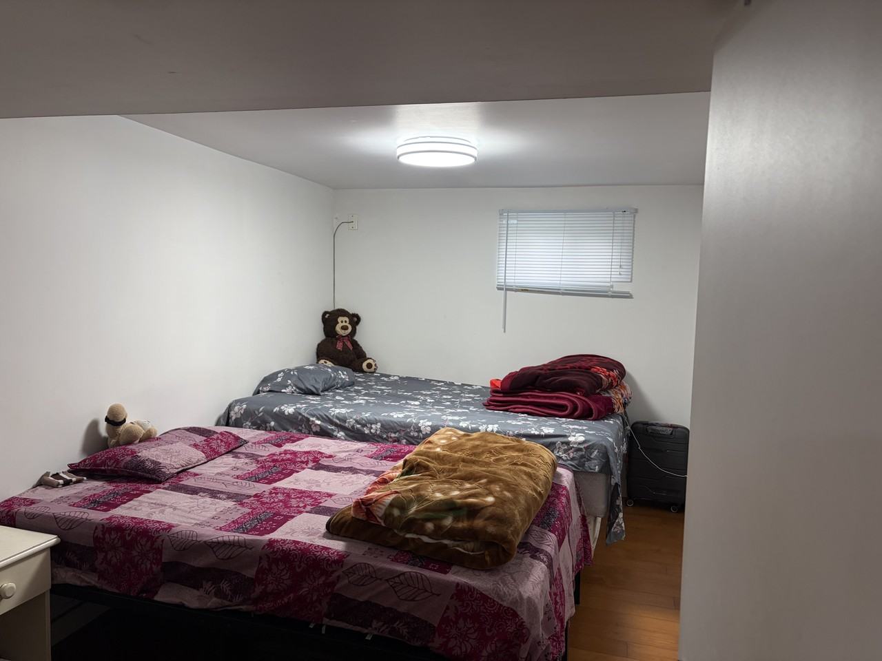 4 Hawkedon Crescent - Photo 3 of 6