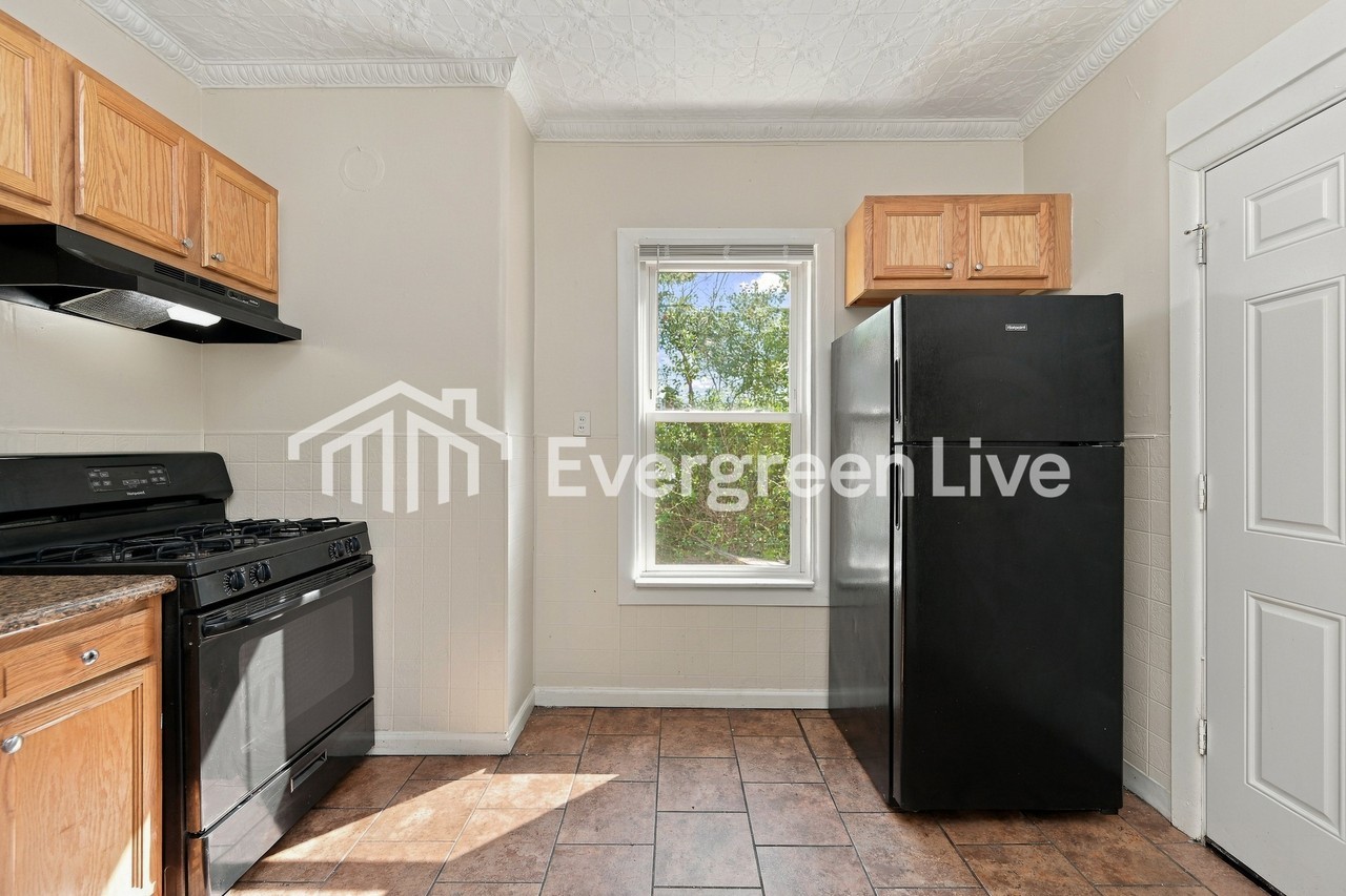 3987 Glenmore Ave - Photo 4 of 14
