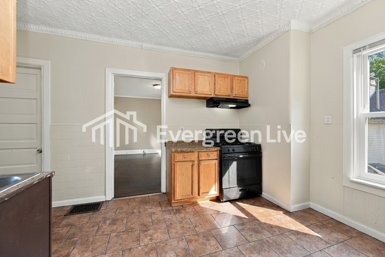 3987 Glenmore Ave - Photo 5 of 14