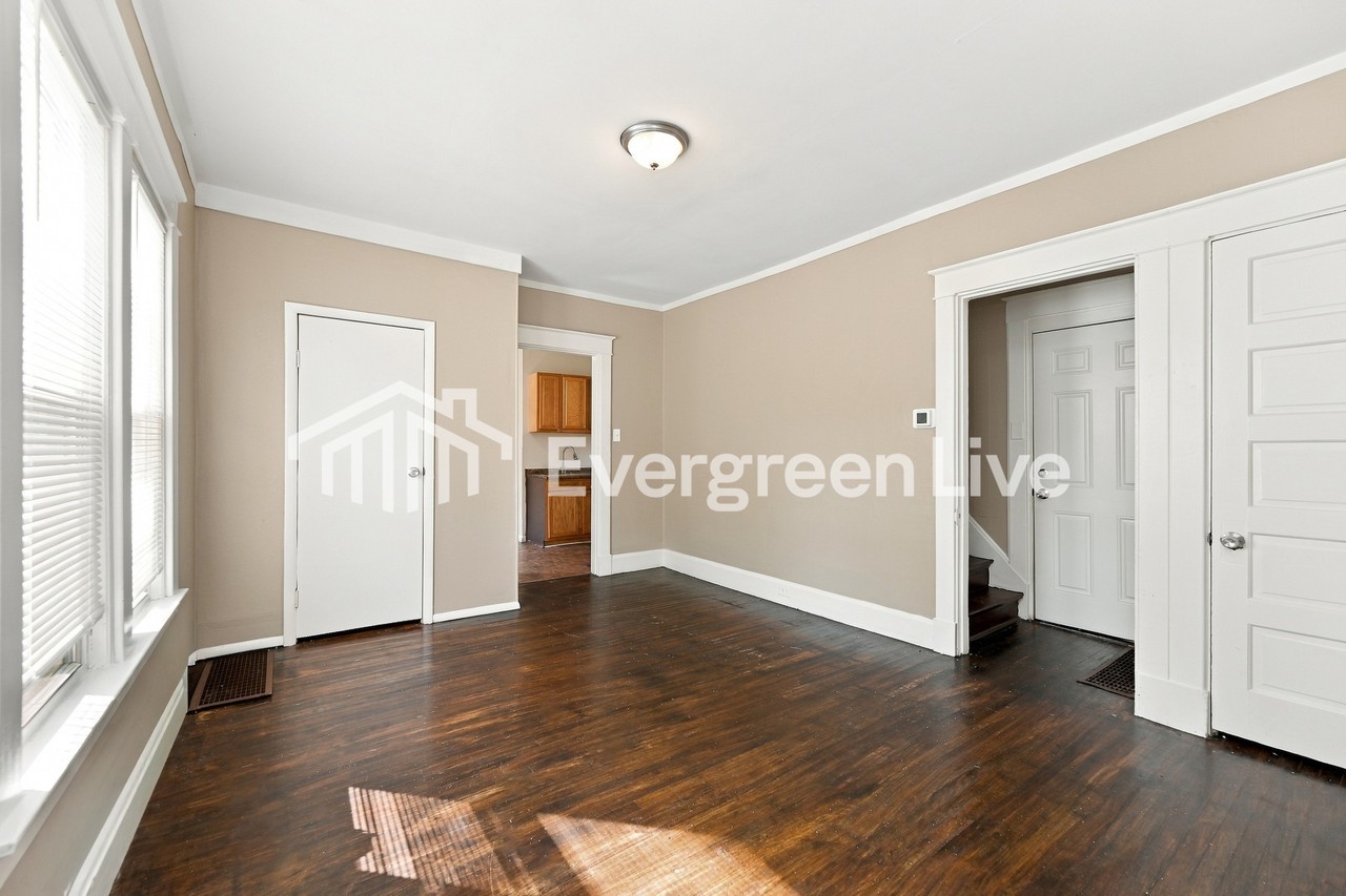 3987 Glenmore Ave - Photo 7 of 14