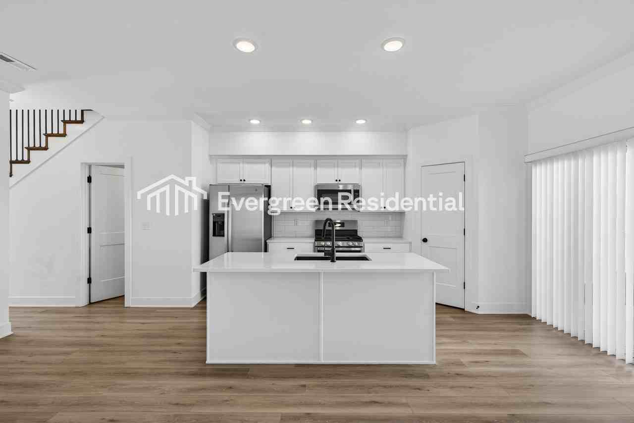 8185 Nw Milrey Dr - Photo 4 of 26