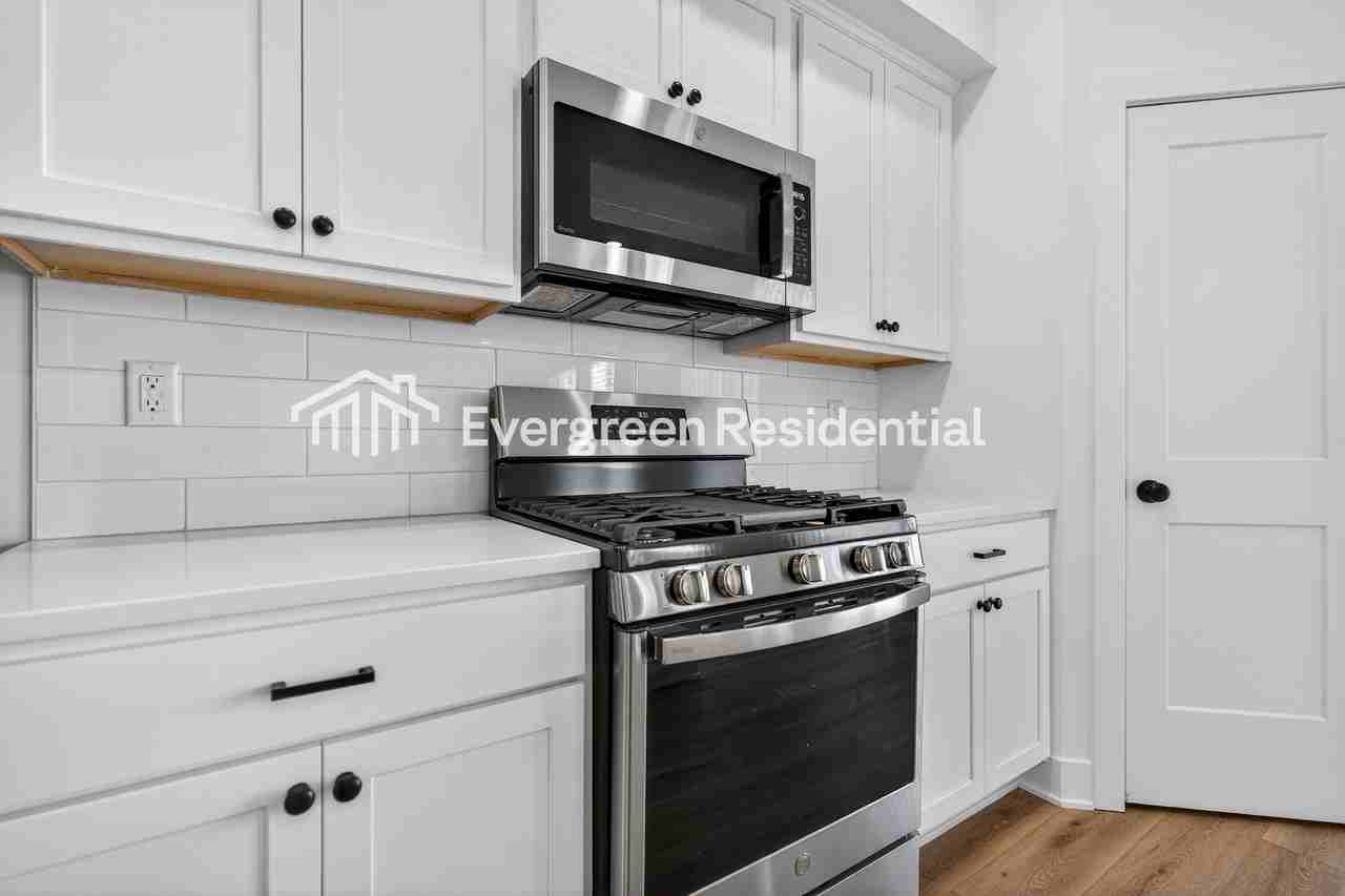 8185 Nw Milrey Dr - Photo 6 of 26