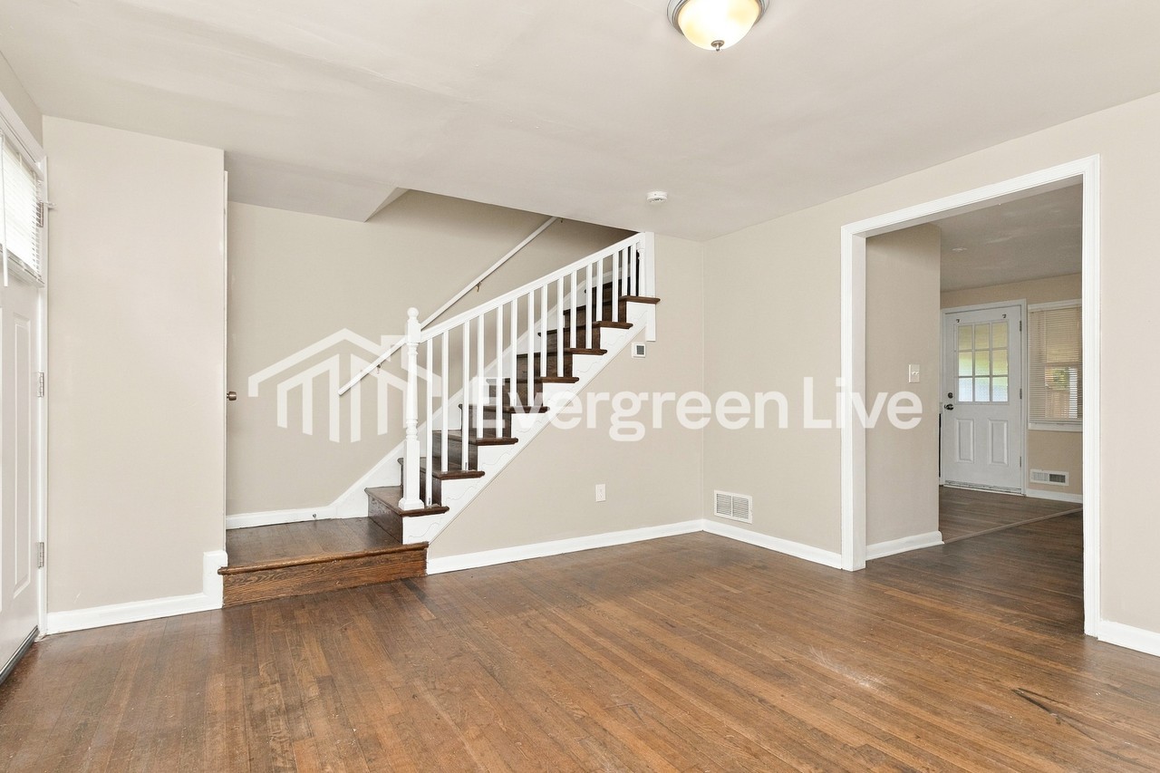 1749 Melbourne Rd - Photo 2 of 14