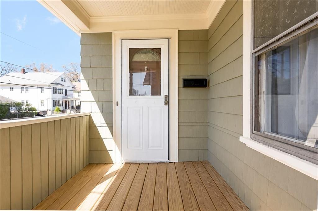 183 Narragansett St - Photo 2 of 19