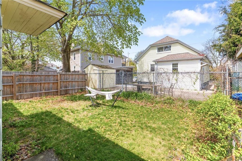183 Narragansett St - Photo 3 of 19