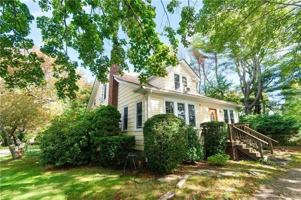 featured image of 556 E Main Rd