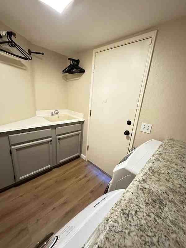 41411 Iona Cir - Photo 4 of 44