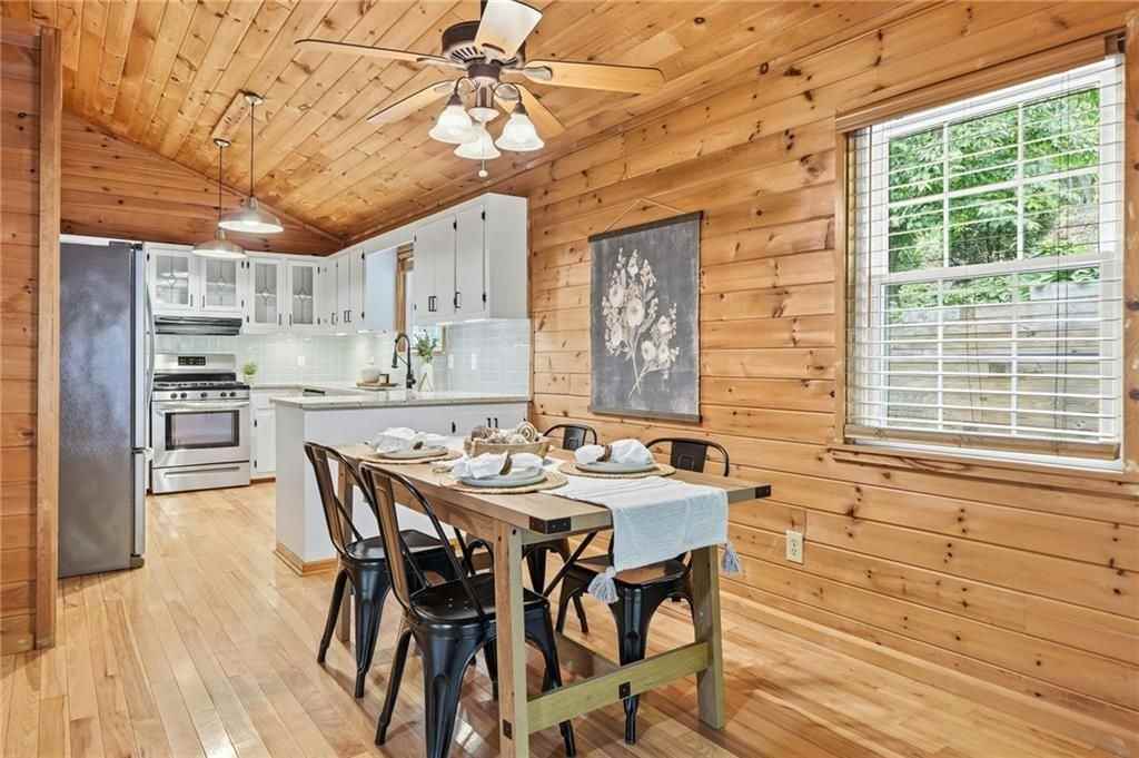 946 Laurel Cir - Photo 6 of 32