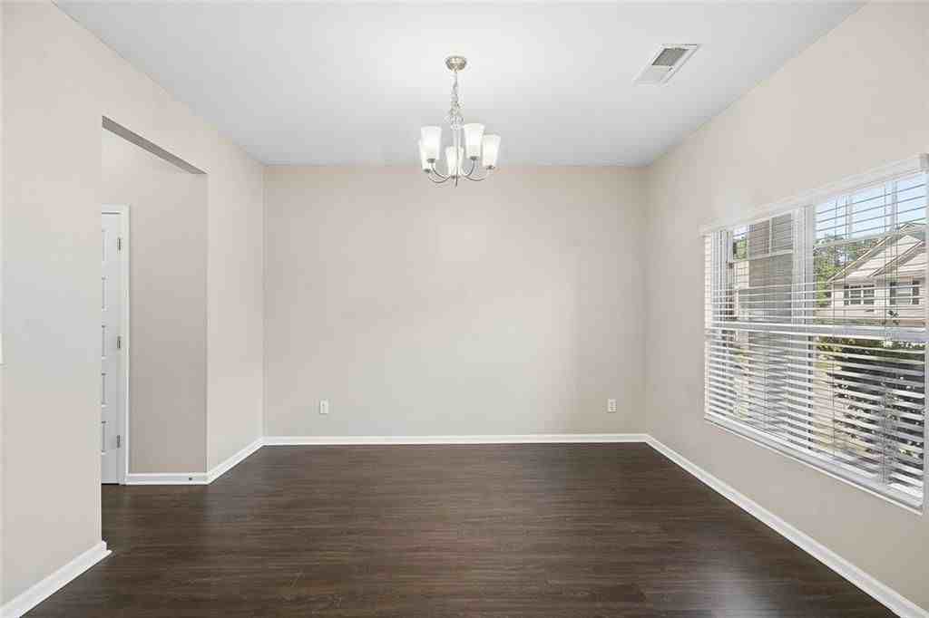 462 Fredrick Dr - Photo 5 of 37