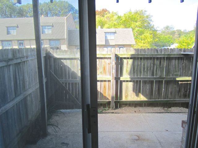 1917 Ne 49th St - Photo 4 of 27