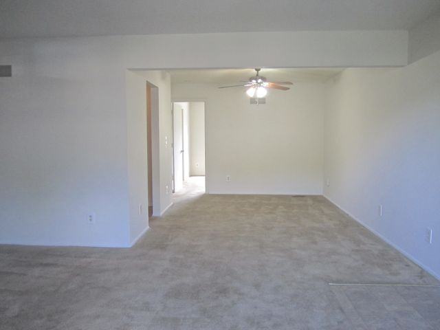 1917 Ne 49th St - Photo 6 of 27