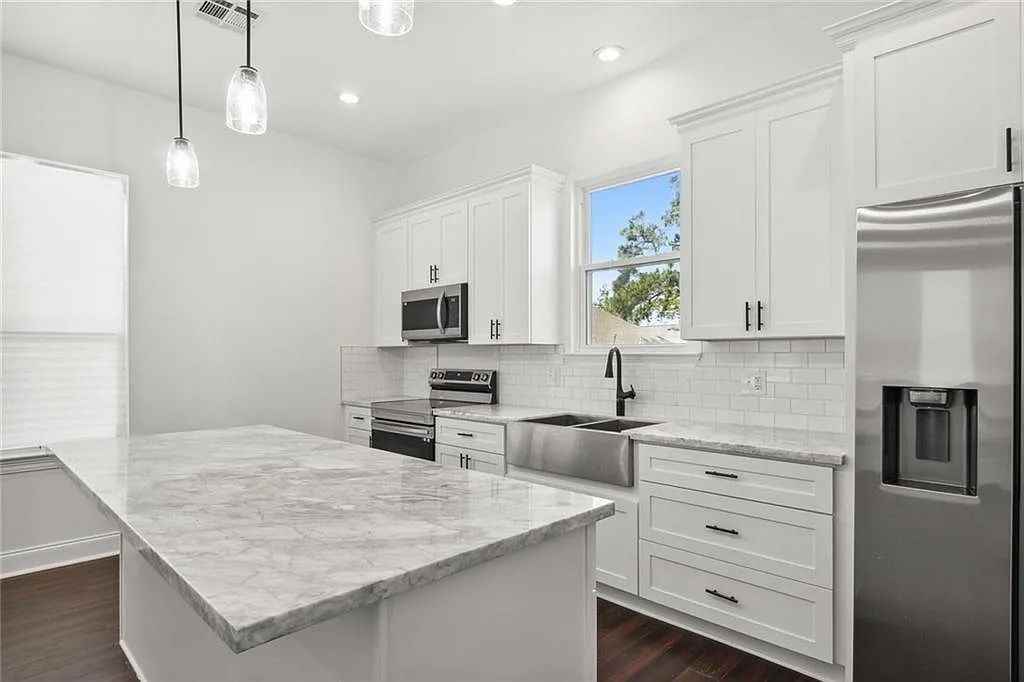 1902 Clouet St - Photo 4 of 7