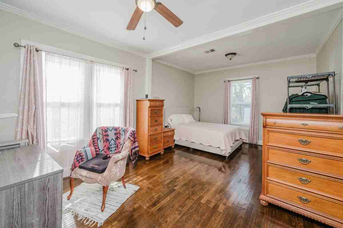 1600 Center St S - Photo 6 of 31