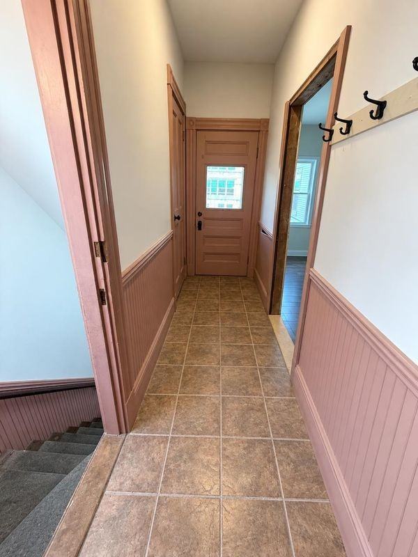 153 Belmont St - Photo 4 of 12